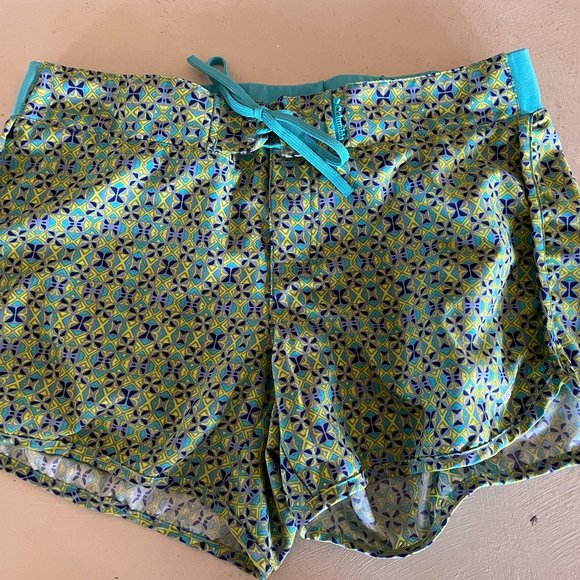 Columbia OMNI-SHADE SunProtection Women's Athletic Shorts M - Picture 1 of 6